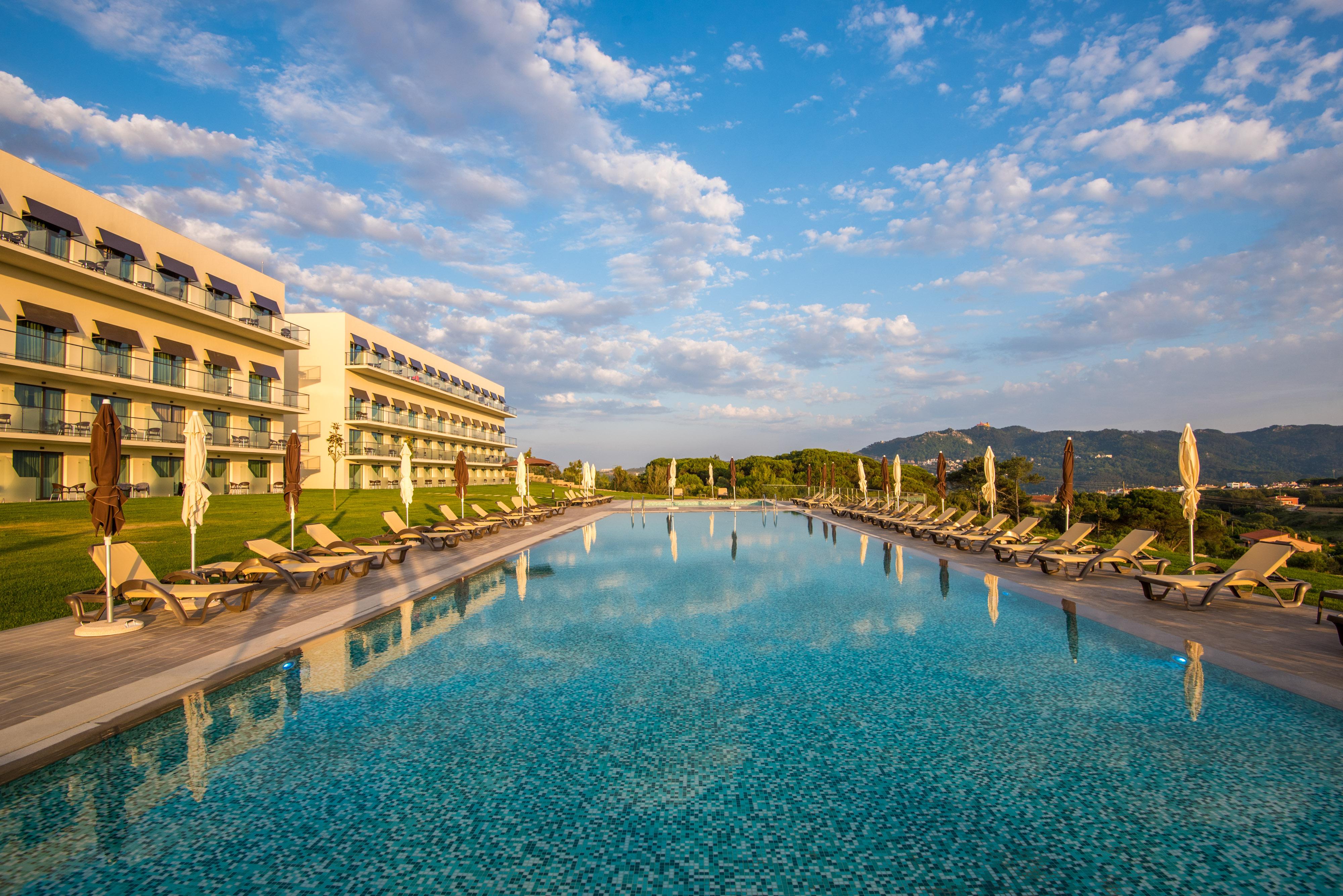 Vila Gale سينترا المظهر الخارجي الصورة The resort's main pool