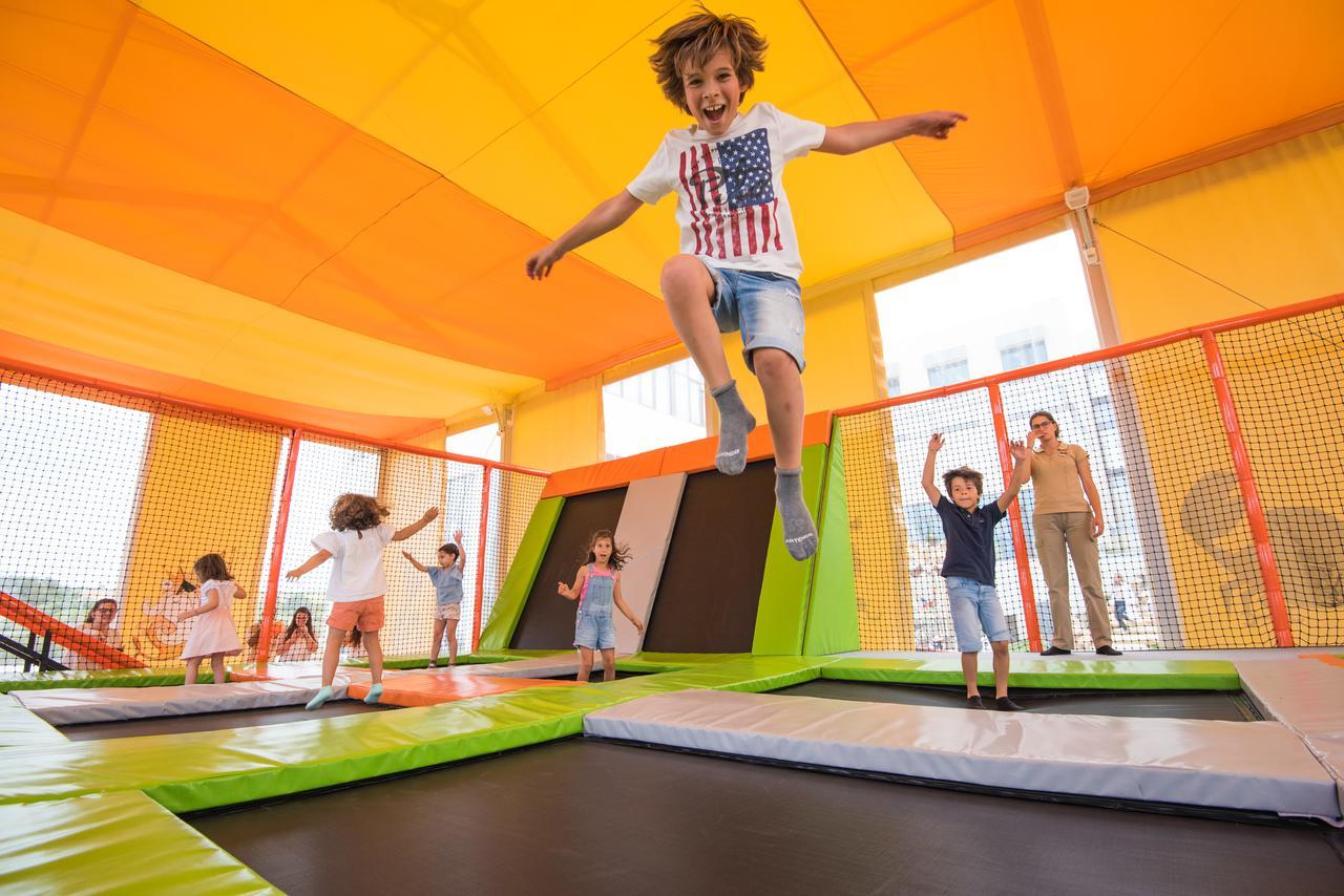 Vila Gale سينترا المظهر الخارجي الصورة Children playing at an indoor playground